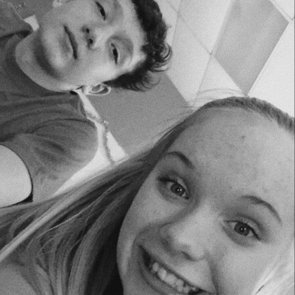 Meet your Posher, Kendra - Picture 1 of 1